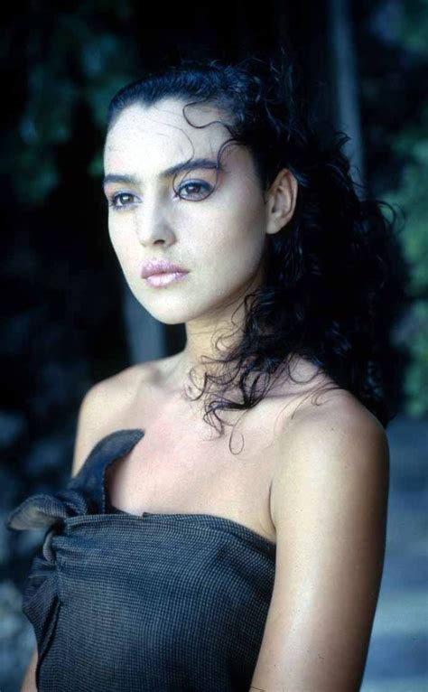 monica bellucci young pictures